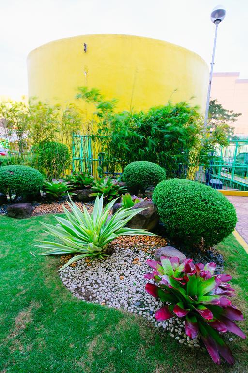 Go Hoteles Bacolod Exterior foto